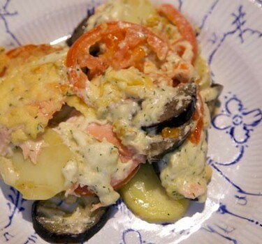 Snelle moussaka met gerookte zalm