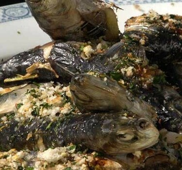 Gegrilde sardines met tomatensalade