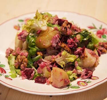 Zomerse salade met makreel en bietjes