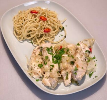 Pollo con finocchietti e spaghetti con erbe verdi (kip met venkel en spaghetti met groene kruiden)