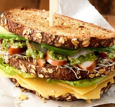 Supersandwich met oude kaas en kip