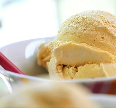 No churn very vanilla ice cream