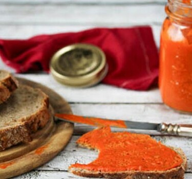 Matboecha: gezond broodbeleg met tomaten