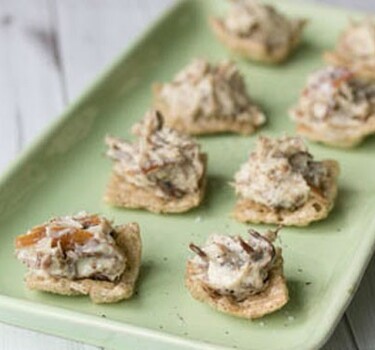 Makreel-truffel-rillettes op een krokant bedje van zeewier