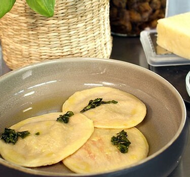 Ravioli met amatriciana-saus