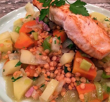 Linzen met spek en zalm