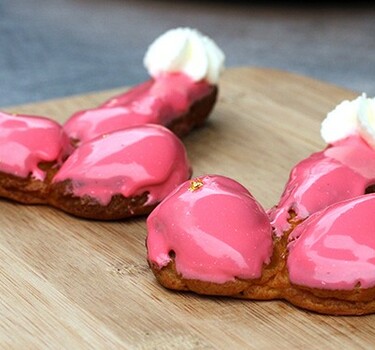 Eclair met roze glazuur