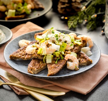 Hartige wentelteefjes met linzen-wokgarnalensalade