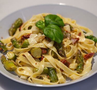 Tagliatelle con asparagi e tartufo (tagliattelle met asperge en truffel)