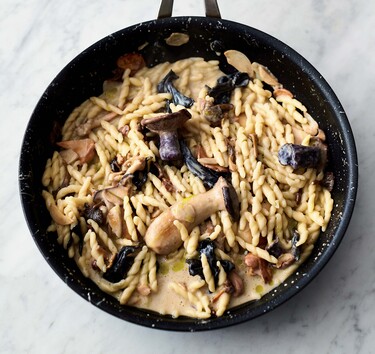 Pasta met paddenstoelen en knoflook