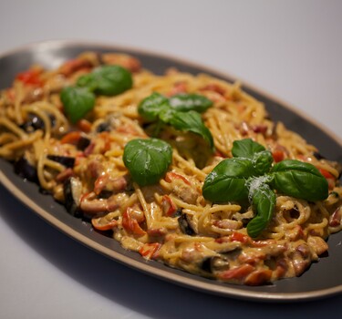 Carbonara con melanzane (carbonara met aubergine)