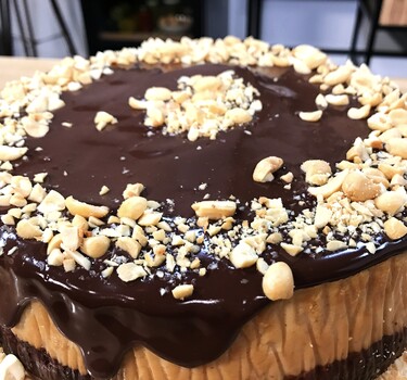 Peanut butter chocolate cheesecake 