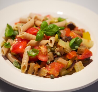 Caponata met pastasalade