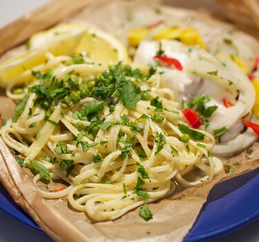 Kabeljauw in een envelopje met citroenlinguine