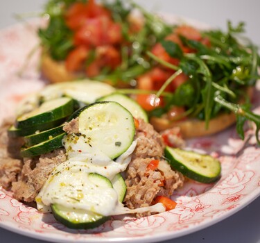 Italiaanse courgette-gehaktschotel