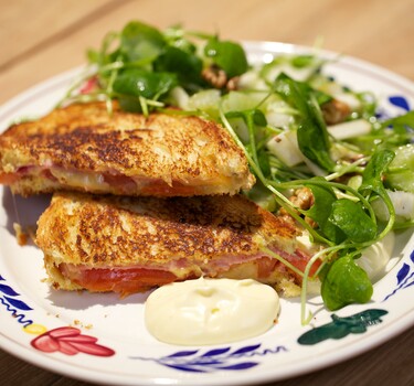 Posteleinsalade met tosti’s en wasabidip