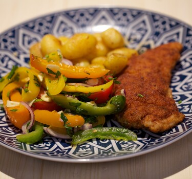 Kalkoenschnitzel met Arabische salade