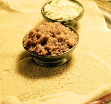 Eritrese injera's met tartaar