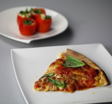 Pizza Margherita &  Gevulde tomaatjes