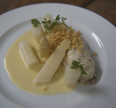 Gevulde colbert met beurre blanc en asperges