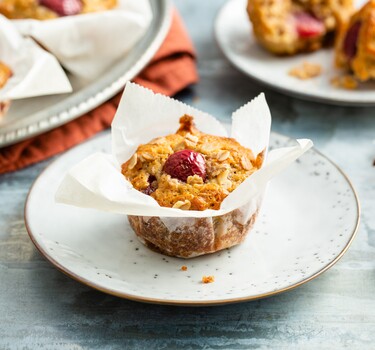 Kersenmuffins met granola