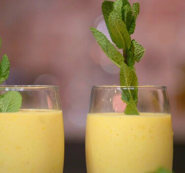 Mango lassi