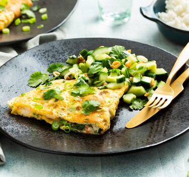 Vietnamese omelet met garnalen en lente-ui