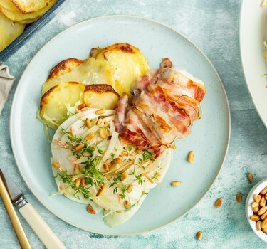 Kabeljauw met pancetta, aardappelen en venkel-koolsalade