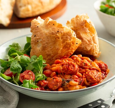 Ovenschotel met chorizo en bonen