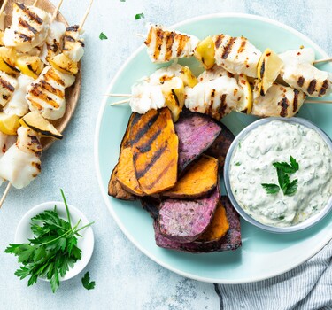 Viskebab met remouladesaus en zoete aardappel