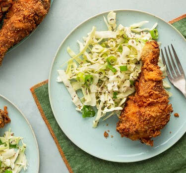 Fried chicken en coleslaw