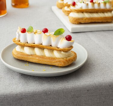 Citroen-meringue eclairs