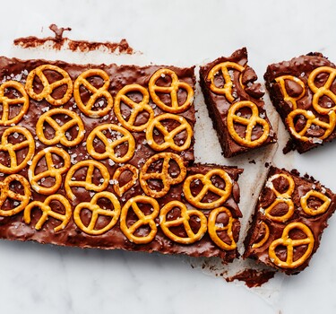 24K pretzel brownie l.jpg