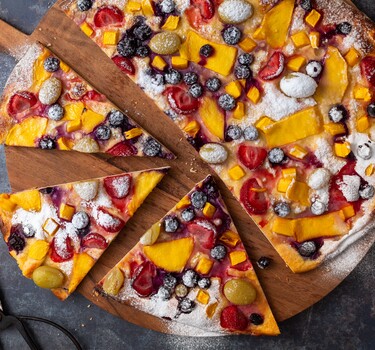 Dessert pizza