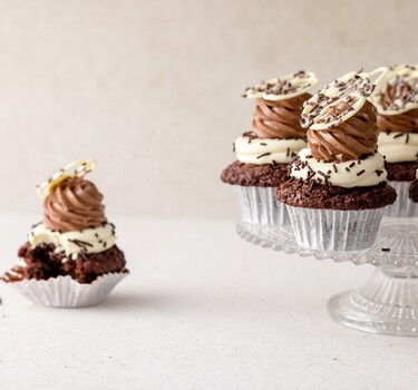 Driedubbele chocoladecupcakes