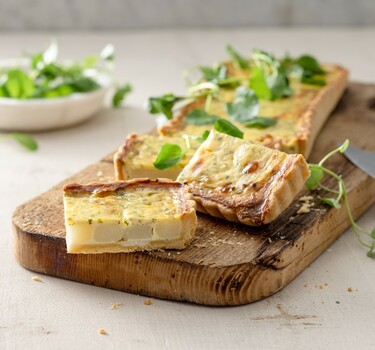 Lentequiche met witte asperges