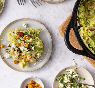 Andijviestamppot met gerookte amandelen en feta