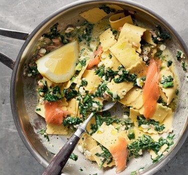 Jamie Oliver: SALMON_SPINACH_PASTA