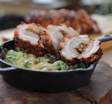 BBQStreet Winterse porchetta met spruitjesgratin