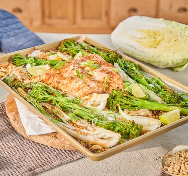 Snel met Miljuschka: Frisse start Traybake met zalm 