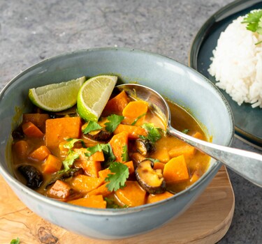 gele curry met zoete aardappel