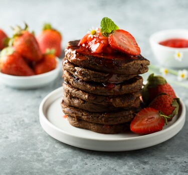 Chocoladepannenkoeken met aardbeien