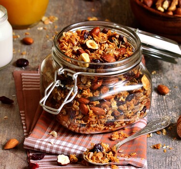 zelfgemaakte muesli met noten