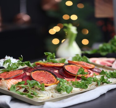 Hele zalm uit het programma Miljuschka Masterclass Kersteditie. 