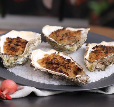 Gegratineerde oesters uit het programma Miljuschka Masterclass Kersteditie.