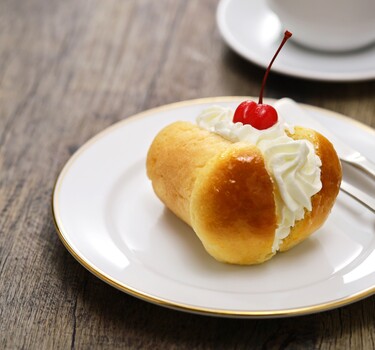 baba au rum met slagroom