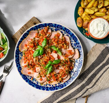 Kalfsrosbief met tomatensalsa