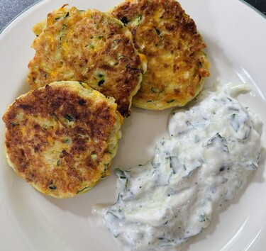 Courgette halloumi fritters