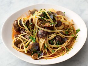 Pasta vongole met spicy 'nduja Miniatuurvoorbeeld