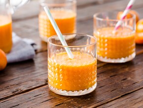 Orange power smoothie (met mandarijn, wortel en gember) Miniatuurvoorbeeld